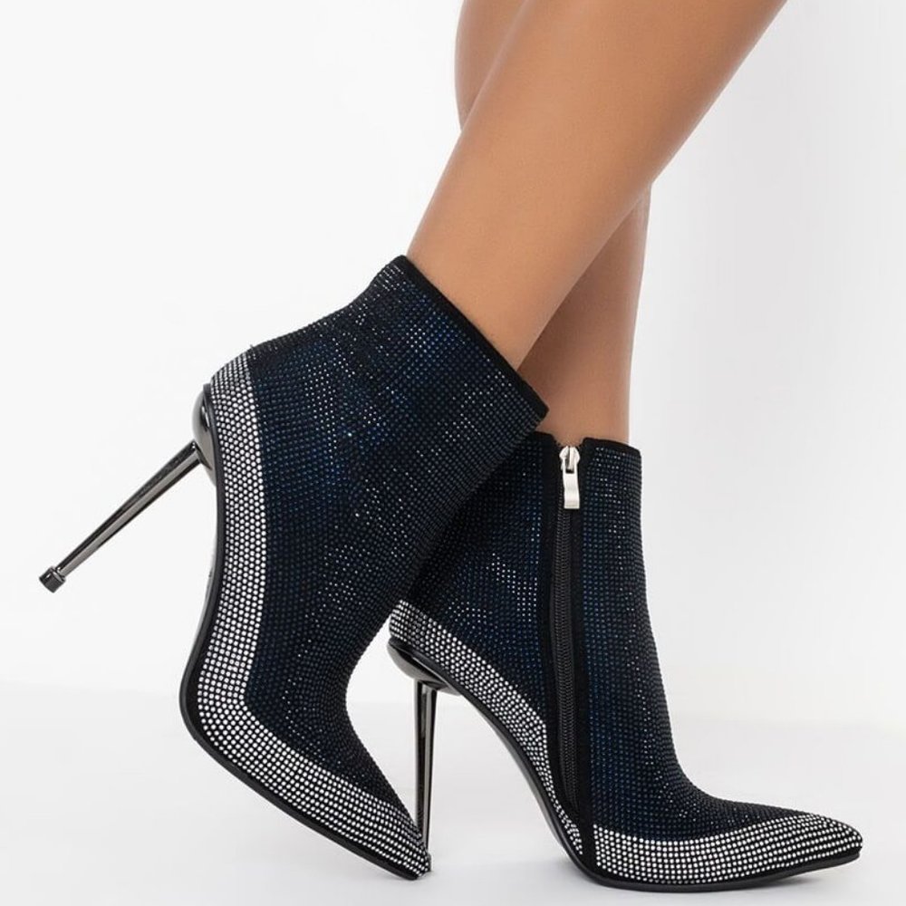 AZALEA WANG CATCHING ALL EYES  STILETTO BOOTIE IN BLUE ( BRAND NEW !!!!!!!!! )